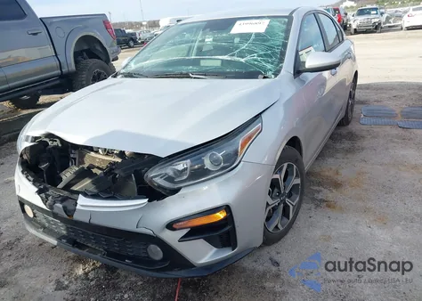 2021 Kia Forte Lxs z USA, uszkodzony, nr VIN 3KPF24AD4ME326166